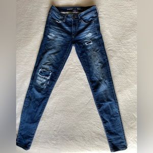 *NWOT* AMERICAN EAGLE Skinny Jeans Super Stretch